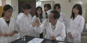 2014 化學有效教學範例 –&nbsp;動手動腦學化學